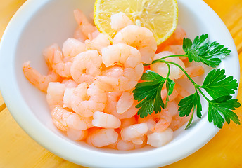 Image showing boiled shrimps in the white bowl on the table