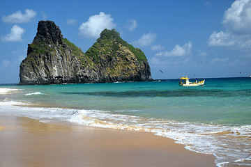 Image showing Crystalline sea beach in Fernando de Noronha,Brazil