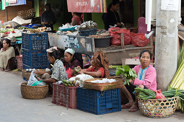 Image showing Hindu peoples at the traditional street market, Bali