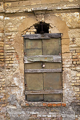 Image showing hammered window  