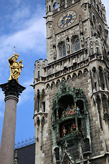 Image showing The Mariensaule, a Marian column and Munich city hall on the Mar