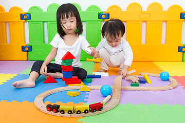 Image showing Asian Chinese childrens playing with blocks