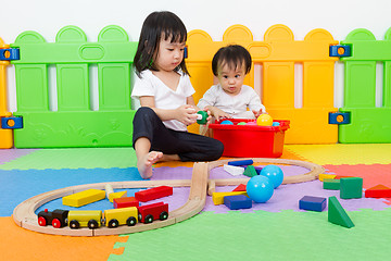 Image showing Asian Chinese childrens playing with blocks