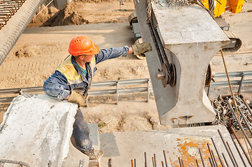 Image showing Builder mount bridge span