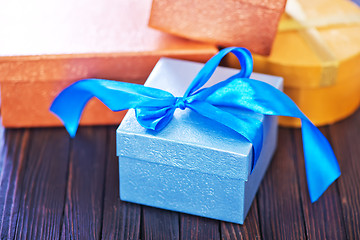 Image showing box for present