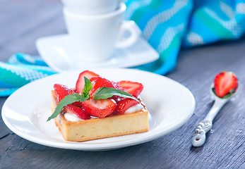 Image showing cake with strawberry