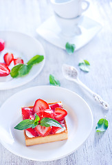 Image showing cake with strawberry