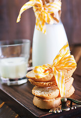 Image showing fresh milk with cookies 