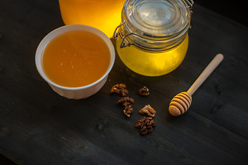 Image showing Honey with walnut