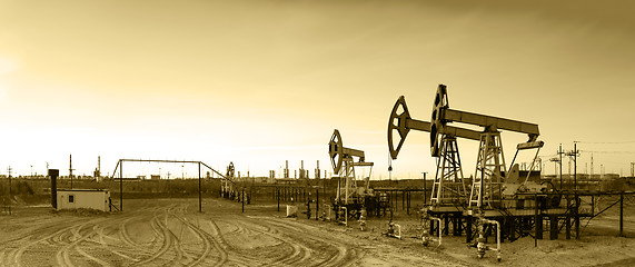 Image showing Panoramic oil pumpjack.