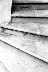 Image showing in london  monument old steps and marble ancien line 