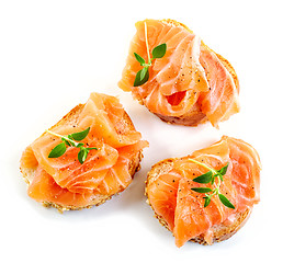 Image showing bread with fresh salmon fillet