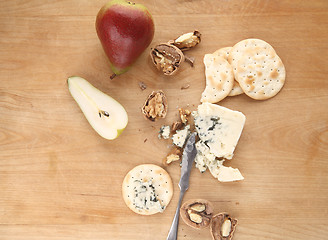 Image showing pears, walnuts and blue cheese