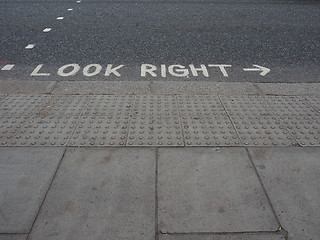 Image showing Look right sign