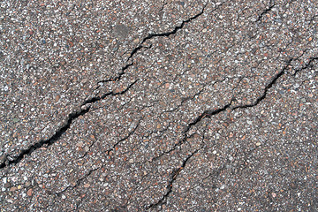 Image showing fissured asphalt