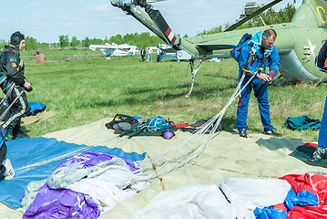 Image showing Preparations of parachutists for a new jump