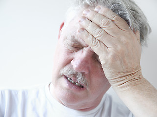 Image showing man with dizziness and head pain 