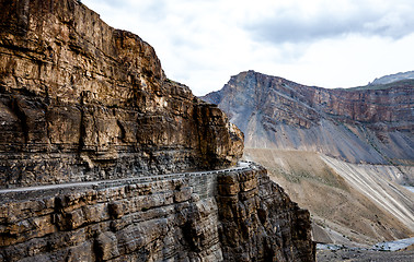 Image showing serpentine road