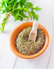 Image showing Dry parsley in the bowl, green parsley