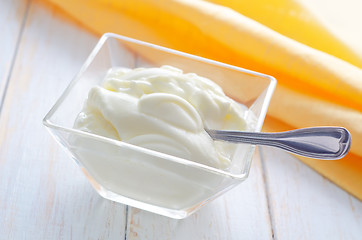 Image showing sour cream in glass bowl