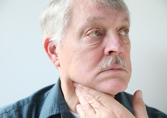 Image showing neck pain in senior man 