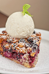 Image showing Crumble pie with black currants 