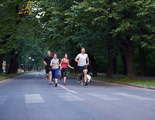 Image showing people group jogging