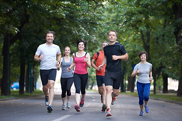 Image showing people group jogging