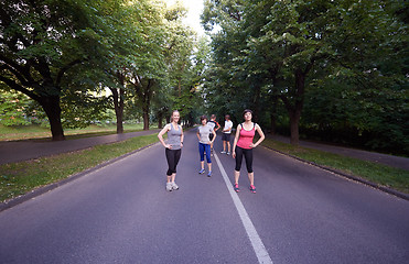 Image showing people group jogging