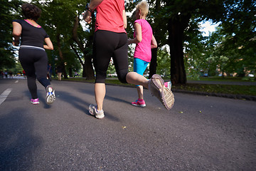 Image showing people group jogging