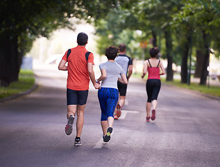 Image showing people group jogging