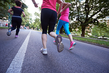 Image showing people group jogging