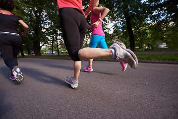 Image showing people group jogging