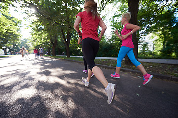 Image showing people group jogging