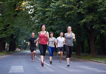 Image showing people group jogging