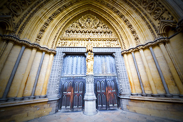 Image showing rose window weinstmister  abbey in london old church door and ma