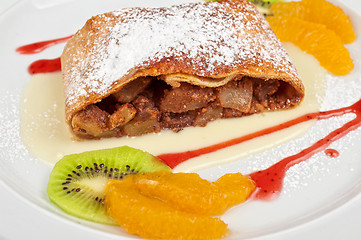 Image showing Apple strudel