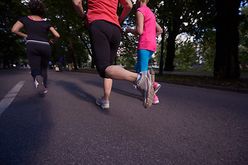 Image showing people group jogging