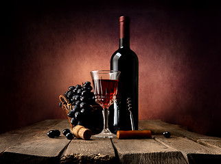 Image showing Grape in basket with wine