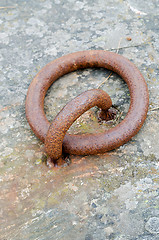 Image showing one rusty mooring loope