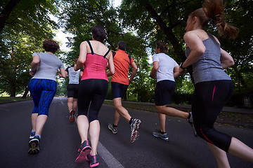 Image showing people group jogging