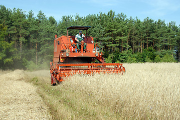 Image showing combine harvester