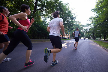 Image showing people group jogging