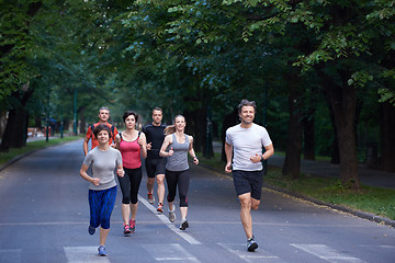 Image showing people group jogging