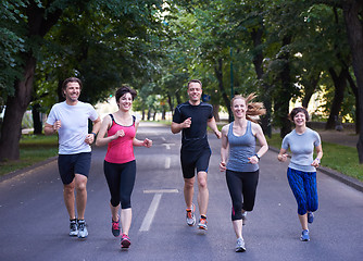 Image showing people group jogging