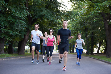 Image showing people group jogging