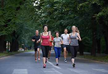 Image showing people group jogging