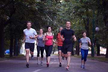 Image showing people group jogging