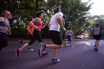 Image showing people group jogging