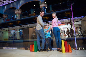 Image showing young family with shopping bags